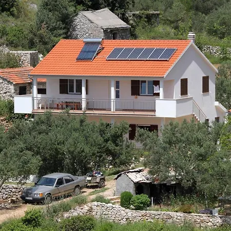 Apartment Seaside Secluded Cove Skozanje, Hvar - 4024